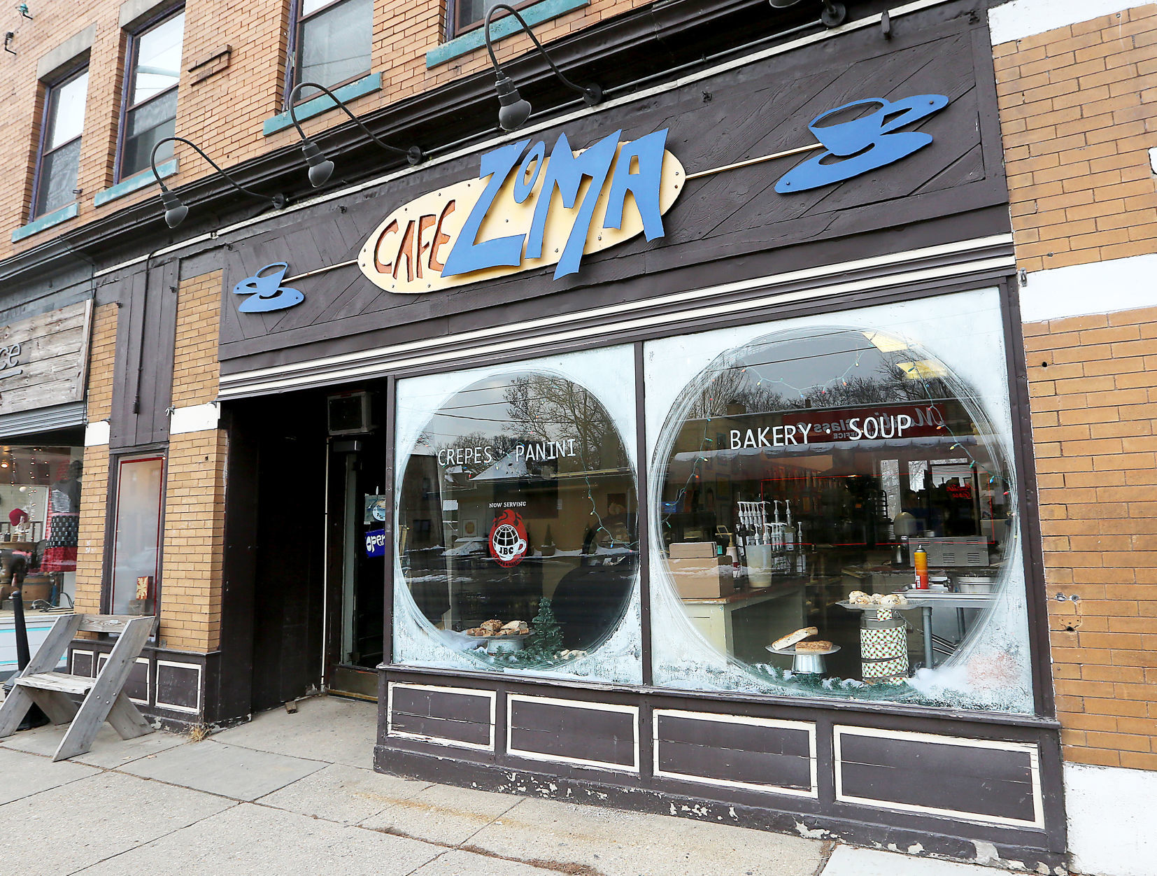 Cafe Zoma exterior